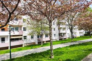 3-Raum-Wohnung mit Balkon in begrünter Wohnlage – Str. Usti nad Labem 143, 9119 Kappel, Chemnitz – Vorschaubild 1