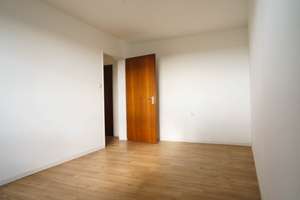 Ohne Makler & Bezugsfrei: Renovierte 3-Zimmer-Wohnung im 12. OG mit Sonnenbalkon und Blick ins Grüne – Mönchfeldstraße 110, 70378 Mönchfeld, Stuttgart – Vorschaubild 14