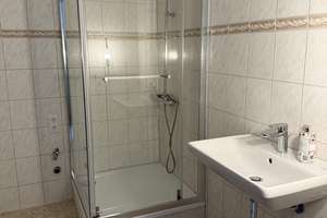 Modernisierte 4,5 Zimmer Wohnung mit Balkon, EBK und TG-Box in begehrter Wohnlage von Sindelfingen – Die vollständige Adresse der Immobilie erhältst du vom Anbieter., 71065 Sindelfingen – Vorschaubild 4