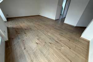 Aufzug - Südbalkon - modernes Laminat - EBK - Tiefgaragenstellplatz!! – Fichtestraße 53, 9126 Chemnitz – Vorschaubild 5