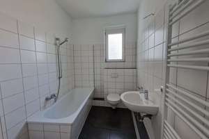 Ihr neues Zuhause: Helle 3-Zimmer-Wohnung mit Balkon und Einbauküche – Tauchaer Straße 97 - 2. OG links , 4349 Thekla, Leipzig – Vorschaubild 3