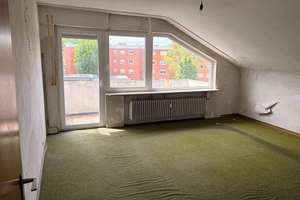 Attraktive, renovierungsbedürftige 2-Zimmer Dachgeschosswohnung mit Potenzial – Muggensturmer Straße 17, 70499 Weilimdorf (Ortsteil), Stuttgart – Vorschaubild 2