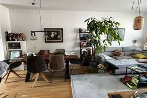 Erstklassige 3-Zimmer Wohnung mit 3 Balkonen und TG-Stellplatz