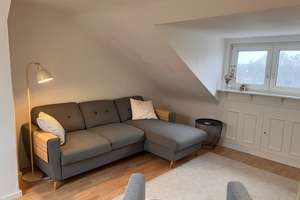 Voll möblierte 2-Zimmer-Dachgeschosswohnung – All-Inclusive, Nähe Höchst & Eschborn – 65936 Sossenheim, Frankfurt am Main – Vorschaubild 1
