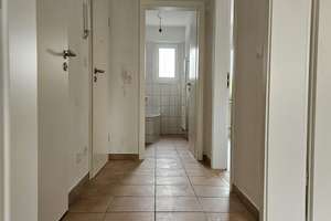 Gut geschnittene 2 Zimmer Wohnung mit Balkon – Moselstraße 26, 42579 Heiligenhaus – Vorschaubild 2