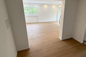 Erstbezug nach Kernsanierung – ruhige Lage mit großem Balkon, Einbauküche & Stellplatz – Die vollständige Adresse der Immobilie erhältst du vom Anbieter., 51061 Stammheim, Köln – Vorschaubild 2