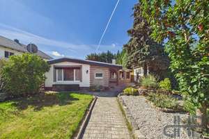 Einfamilienhaus mit Gartenidylle, Pool und ebenerdiger Wohnlage – 10 Quadratmeter Ausbaureserve! – Die vollständige Adresse der Immobilie erhältst du vom Anbieter., 39124 Neue Neustadt, Magdeburg – Vorschaubild 1