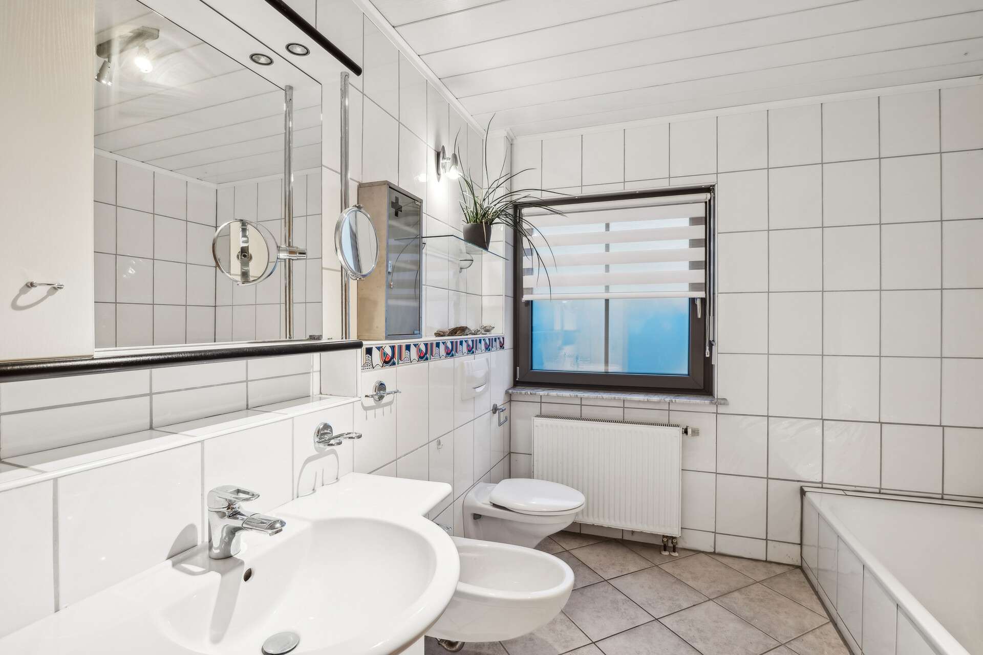 Immobilie in Niederstaufenbach - Charmantes Einfamilienhaus mit großem Grundstück und Möglichkeit zur Einliegerwohnung - Bild 3