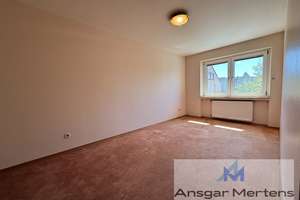 Reihenmittelhaus in M'gladbach-Lürrip
(M)EIN modernes Familiendomizil mit Südgarten & Garage – Im Dommer 25, 41065 Lürrip, Mönchengladbach – Vorschaubild 14