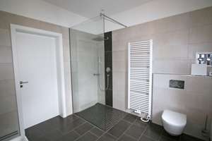 Wohnen am Regenufer!! Neuwertige 3,5 ZKB-Wohnung mit Dachterrasse – 93057 Sallern-Gallingkofen, Regensburg – Vorschaubild 9