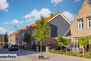 Einfamilien-Reihenhaus nebst Garage