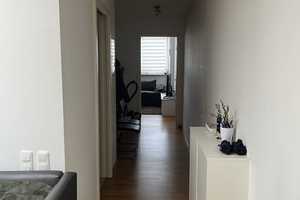 *Trudering* Zimmer mit offener Küche * EBK * Bad mit Wanne * Balkon * Parkett * – Wasserburger Landstr. 8, 81825 München – Vorschaubild 2