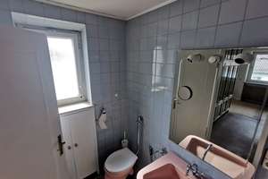 Viel Potenzial in bester Wohnlage – Wohnhaus mit großem Wohnzimmer, Südterrasse und gr.Grundstück – Die vollständige Adresse der Immobilie erhältst du vom Anbieter., 84137 Vilsbiburg – Vorschaubild 15