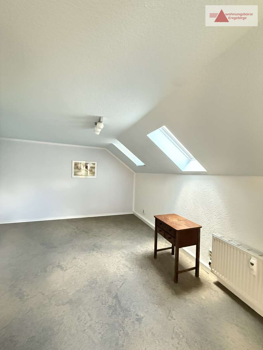 Immobilie in Lichtenstein/Sachsen - Wohnen, vermieten & Gewerbe: Stadthaus mit Kamin, Balkon und Garten in Lichtenstein (Zwickau) - Bild 5