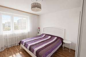 Lichtdurchflutete 3-Zimmer-Wohnung mit 
Balkon, Garage und Aufzug in D’dorf-Lichtenbroich – Die vollständige Adresse der Immobilie erhältst du vom Anbieter., 40472 Lichtenbroich, Düsseldorf – Vorschaubild 3