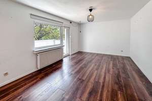 Sofort bezugsfrei – 3 Zimmer ETW mit sonnigem Balkon und Garage auf einem Erbbaugrundstück