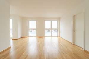 Großzügiges Wohngefühl mit Stil: Helle 2-Zimmer-Wohnung mit Balkon und moderner Einbauküche