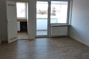 1-Zimmer Wohnung mit Balkon direkt am Schweizer Platz – Engadinerstr. 2, 81475 Fürstenried-West, München – Vorschaubild 1