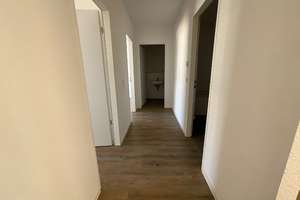 47124/45 Helle 3-Zimmer-Wohnung (ca. 95 m²) mit großem Balkon und bodentiefen Fenstern in Düsseldorf – 40472 Rath, Düsseldorf – Vorschaubild 5