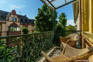 Sonnige Altbauwohnung im Westend mit EBK, Balkon und Garagenplatz mit Wallbox | WAGNER IMMOBILIEN – Scharnhorststraße 34, 65195 Wiesbaden – Vorschaubild 1