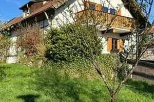 Attraktives Grundstück mit Altbestand und Bergblick - Sanierung oder Neubau möglich