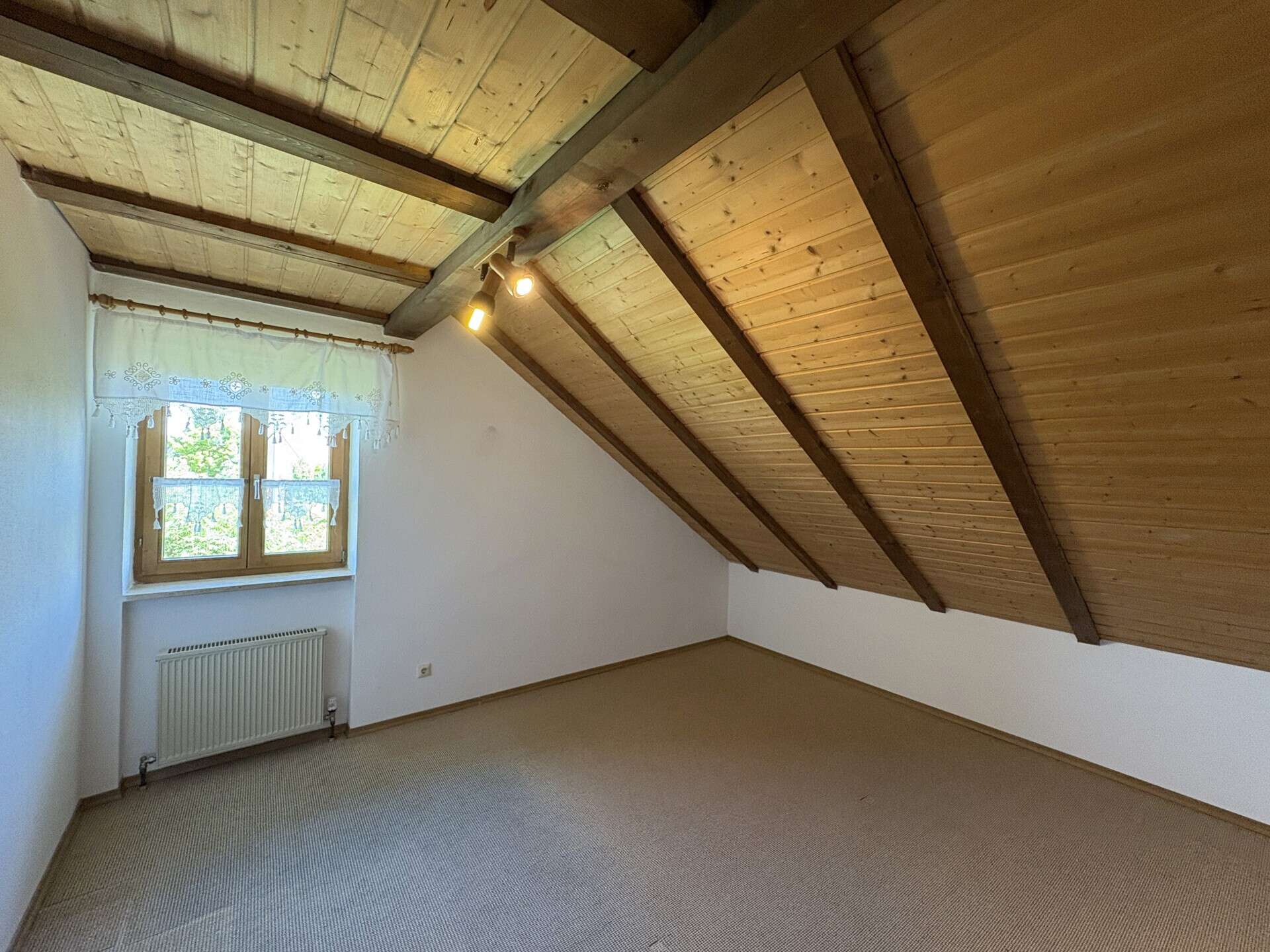 Immobilie in Mallersdorf-Pfaffenberg - Gepflegtes Einfamilienhaus mit Wintergarten in ruhiger Lage - Bild 6