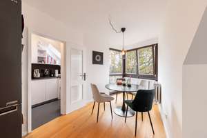 AIGNER - Modernes Wohnen auf zwei Ebenen: Charmante Dachgeschossmaisonette mit Charakter – Die vollständige Adresse der Immobilie erhältst du vom Anbieter., 81379 Obersendling, München – Vorschaubild 2