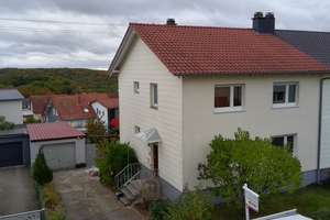 Freistehendes Zweifamilienhaus in einer Anspruchsvollen Lage  von Bexbach/Frankenholz – Lenaustraße 11, 66450 Bexbach – Vorschaubild 1