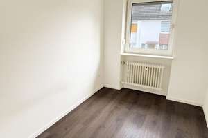 N-Erlenstegen: Reihenmittelhaus mit 6 Zimmern, Balkon, Terrasse, Garten – Die vollständige Adresse der Immobilie erhältst du vom Anbieter., 90491 Erlenstegen, Nürnberg – Vorschaubild 5