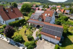 Großzügiges Familiendomizil mit Einliegerwohnung und traumhaftem Garten – 91332 Heiligenstadt in Oberfranken – Vorschaubild 2