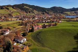 Historisches Mehrfamilienhaus mit zusätzlichem Baurecht – Die vollständige Adresse der Immobilie erhältst du vom Anbieter., 83727 Schliersee – Vorschaubild 2
