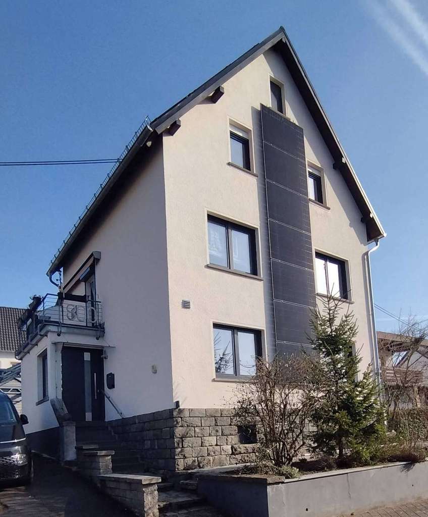 Immobilie in Dernbach (Westerwald) - Geräumiges & saniertes Einfamilienhaus mit PV-Anlage - Bild 0