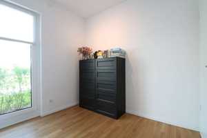 Stadt trifft Park I 2-Zimmer Wohnung mit Terrasse und Garten Süd-West-Ost Ausrichtung mit Weitblick! – Regensburg – Vorschaubild 6