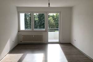 Großzügige 3-Zimmerwohnung mit Fahrstuhl und Balkon!