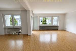 Wohnen wie im eigenen Haus: stillvoll Wohnen auf 2 Ebenen mit Garten, Garage & Hobbyraum im Keller