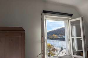 Charmante 3-Zimmer Dachgeschosswohnung in der Würzburger Innenstadt – Oberer Mainkai 1, 97070 Altstadt, Würzburg – Vorschaubild 1