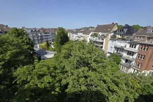 - Über Oberkassel - Renovierte Dachgeschoss-Maisonette-Wohnung!
