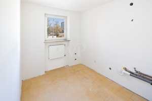 Charmante 4-Zimmer-Wohnung mit Ausbaupotenzial in München-Aubing – München – Vorschaubild 10