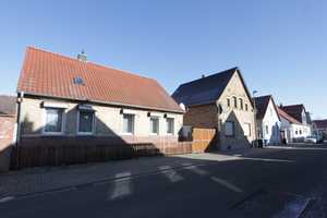 TOP! 15 min bis QLB oder ASL- Supermarkt um die Ecke- 
eigene 4 Wände: Wfl.135 m²+ 871m² Hof+Garten – Quedlinburger Straße 16, 6466 Salzlandkreis – Vorschaubild 2