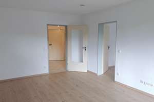 Helle 2-Zimmer-Wohnung mit Südwest-Balkon und TG-Stellplatz in zentraler Lage von Wolfratshausen – Die vollständige Adresse der Immobilie erhältst du vom Anbieter., 82515 Wolfratshausen – Vorschaubild 2