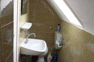 Ab 01.06.2026 oder später: Helle 2-Zimmer-Dachgeschoss-Wohnung im Grünen  – Henri-Dunant-Str. 20, 40474 Lohausen, Düsseldorf – Vorschaubild 9