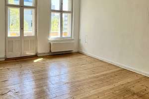 Bezugsfreie 2-Zimmer-Altbauwohnung mit Balkon Nahe Schlosspark – Schloßallee 45, 13156 Niederschönhausen, Berlin – Vorschaubild 2