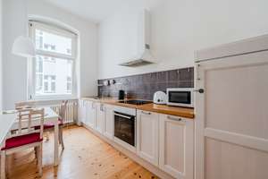 Charmante 2-Zimmer-Wohnung in repräsentativem Altbau in bester Lage von Charlottenburg – Die vollständige Adresse der Immobilie erhältst du vom Anbieter., 10627 Charlottenburg, Berlin – Vorschaubild 13