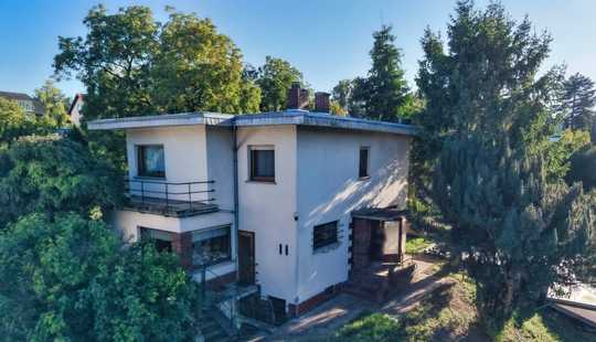 Bild von Villenähnliches Anwesen im Bauhaus-Stil in exklusiver Lage von Mainz-Bretzenheim.
Leben auf 1453m²