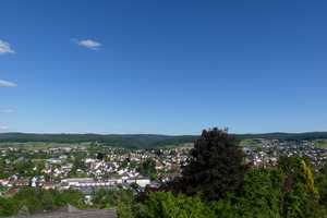 ***Traumhafte Aussicht! Wohnhaus mit großem Garten in ruhiger Wohnlage, direkt in Erbach*** – Odenwaldkreis – Vorschaubild 5