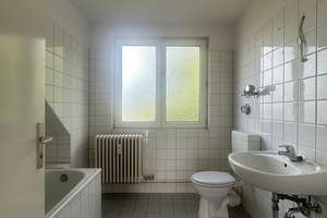 WBS mit besonderem Wohnbedarf erforderlich * 2-Zimmer *Dachgeschoss*Einbauküche*Balkon* in Britz – Andreasberger Str. 4, 12347 Britz, Berlin – Vorschaubild 10