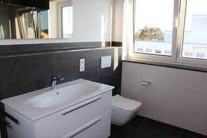 Repräsentative 2 Zimmer Penthousewohnung mit großer Dachterrasse und herrlichem Ausblick! – Die vollständige Adresse der Immobilie erhältst du vom Anbieter., 53175 Hochkreuz, Bonn – Vorschaubild 16
