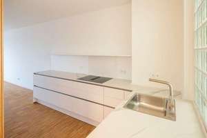 Zentrale und gehobene  2-Zi. Wohnung in Sendling-Westpark  – Die vollständige Adresse der Immobilie erhältst du vom Anbieter., 80686 Land in Sonne, München – Vorschaubild 2
