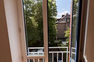 Zentral gelegene 3,5-Zimmer-Wohnung mit Balkon und grünem Ausblick – Robert-Koch-Straße 31, 45879 Altstadt, Gelsenkirchen – Vorschaubild 11