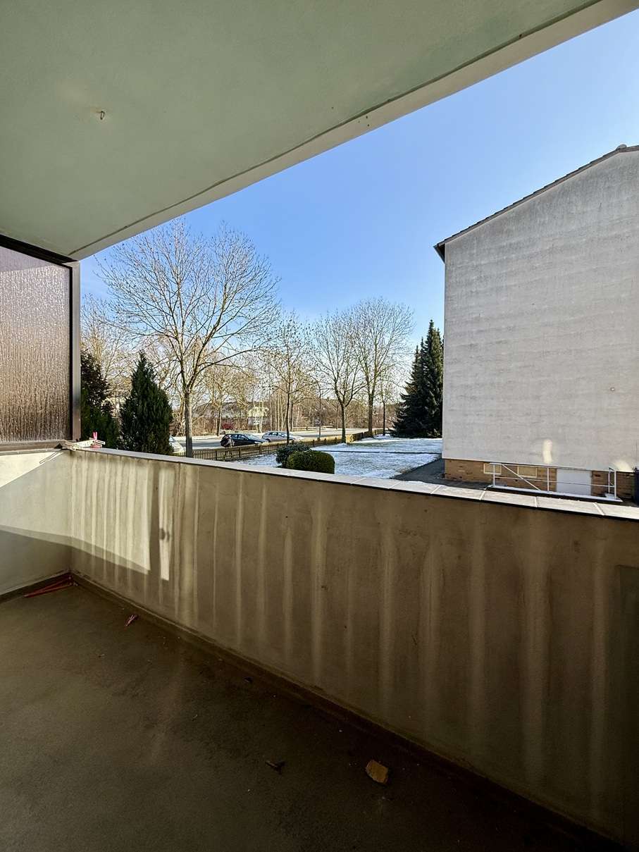 Eigennutzung oder Kapitalanlage voller Potenzial - 3-Zimmer-Erdgeschosswohnung mit Balkon, Helmstedt Kreis – Bild 1